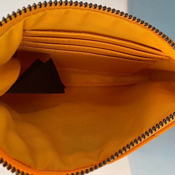 NWT - Badgley Mischka Clutch/Wristlet Gold Diamond Quilted 0.200lb - Picture 7 of 7